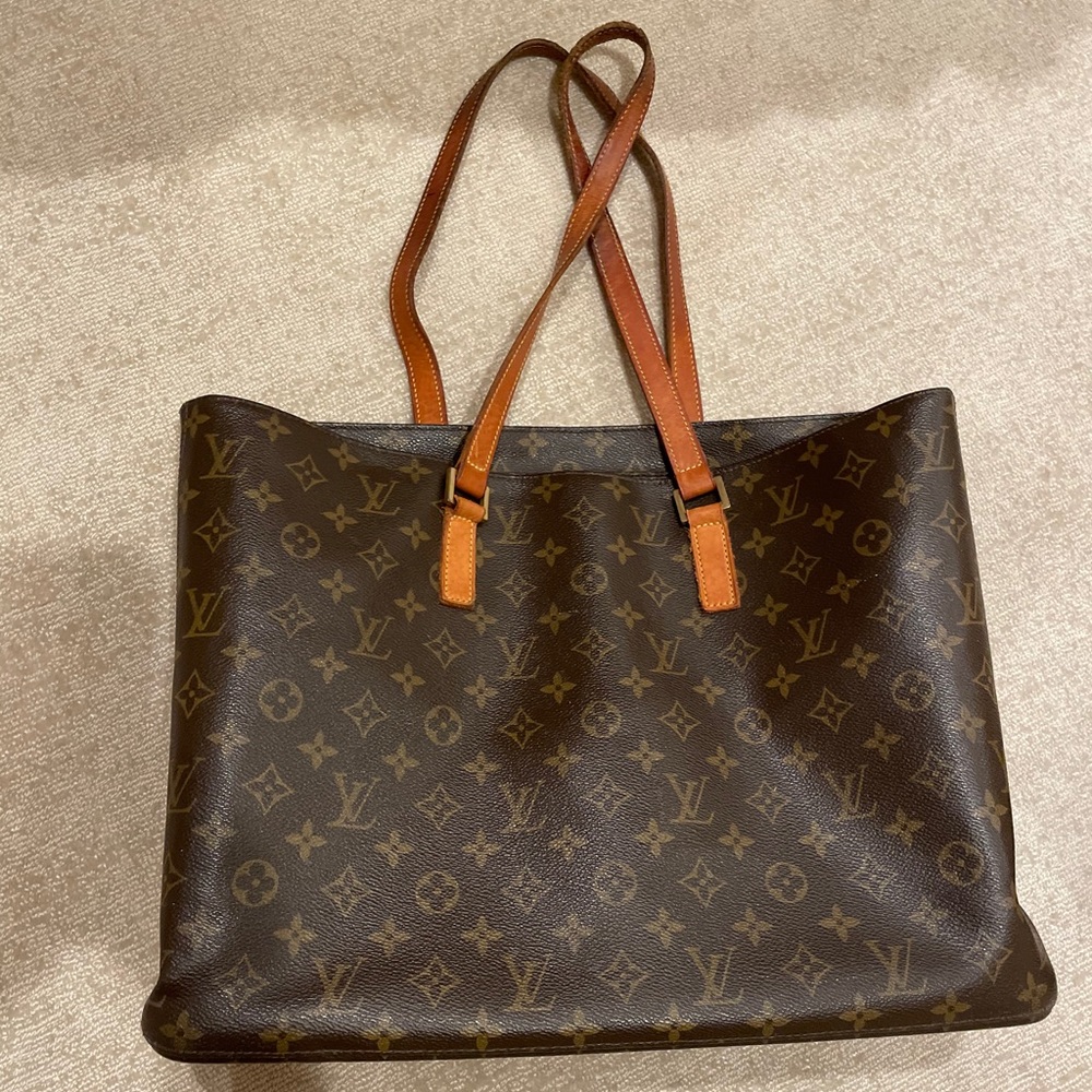 Authentic 🔥 Louis Vuitton tote 👜